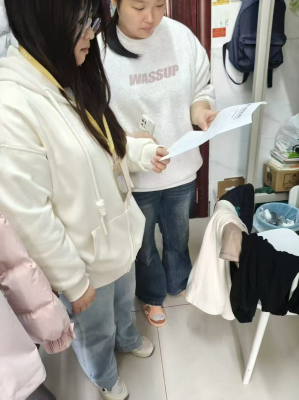 大学生一站式服务中心开展宿舍安全主题宣传活动